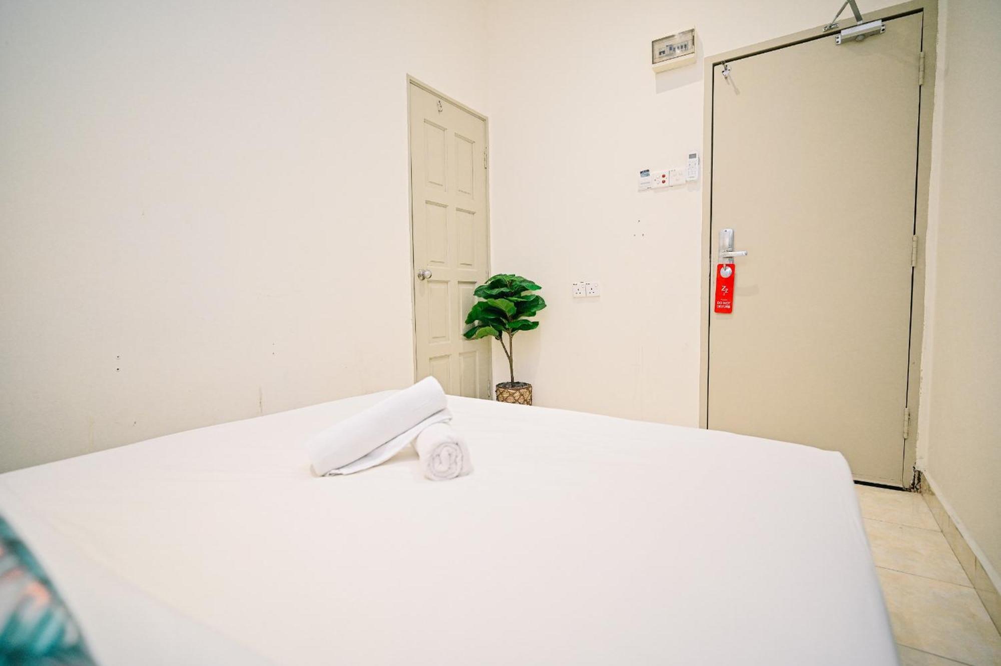 Standard Queen Room,1623188140:JPEG